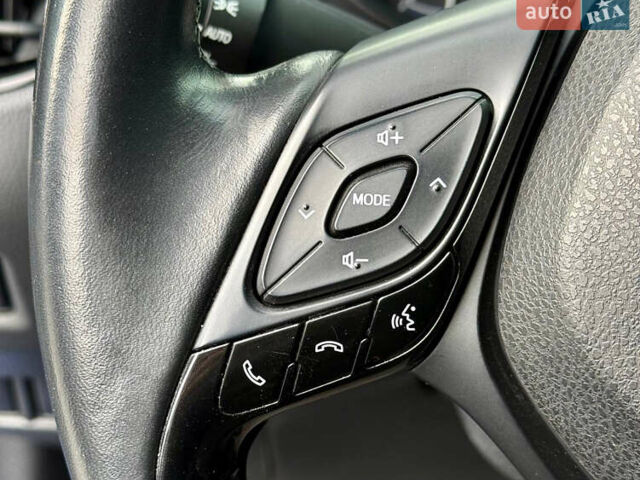 Синий Тойота C-HR, объемом двигателя 2 л и пробегом 107 тыс. км за 18500 $, фото 24 на Automoto.ua