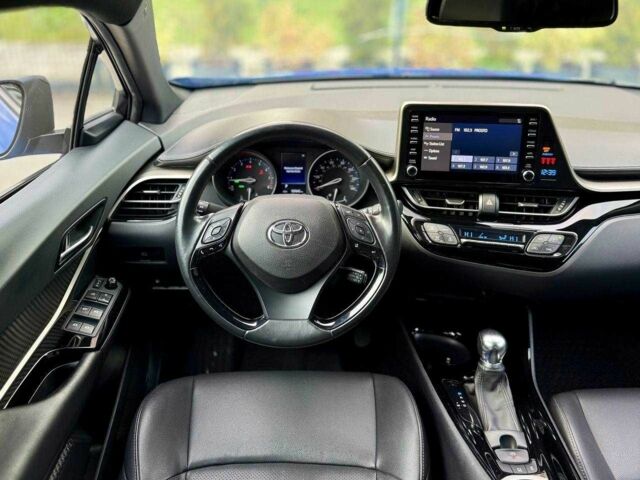 Синий Тойота C-HR, объемом двигателя 2 л и пробегом 107 тыс. км за 18500 $, фото 9 на Automoto.ua