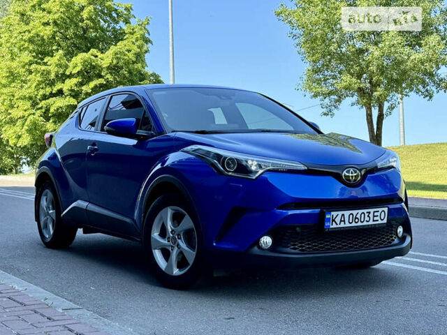 Синий Тойота C-HR, объемом двигателя 1.2 л и пробегом 43 тыс. км за 18999 $, фото 3 на Automoto.ua