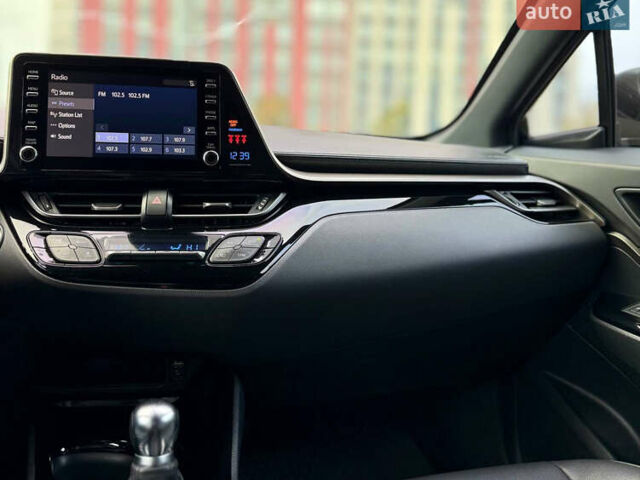 Синий Тойота C-HR, объемом двигателя 2 л и пробегом 107 тыс. км за 18500 $, фото 38 на Automoto.ua