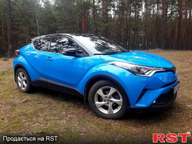 Синий Тойота C-HR, объемом двигателя 1.8 л и пробегом 86 тыс. км за 25000 $, фото 1 на Automoto.ua