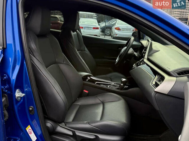 Синий Тойота C-HR, объемом двигателя 2 л и пробегом 107 тыс. км за 18500 $, фото 39 на Automoto.ua