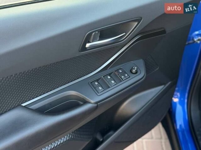 Синий Тойота C-HR, объемом двигателя 1.2 л и пробегом 60 тыс. км за 20200 $, фото 21 на Automoto.ua