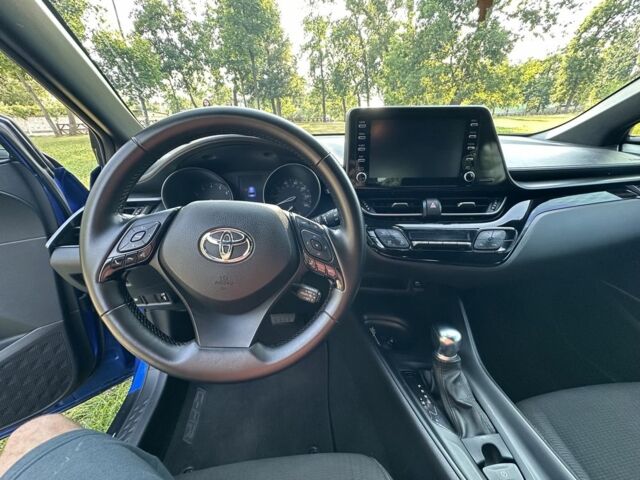 Синий Тойота C-HR, объемом двигателя 2 л и пробегом 96 тыс. км за 17300 $, фото 7 на Automoto.ua