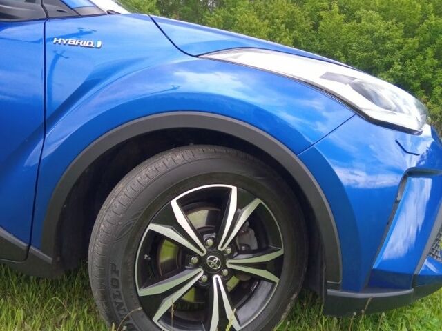 Синий Тойота C-HR, объемом двигателя 1.8 л и пробегом 94 тыс. км за 22800 $, фото 6 на Automoto.ua