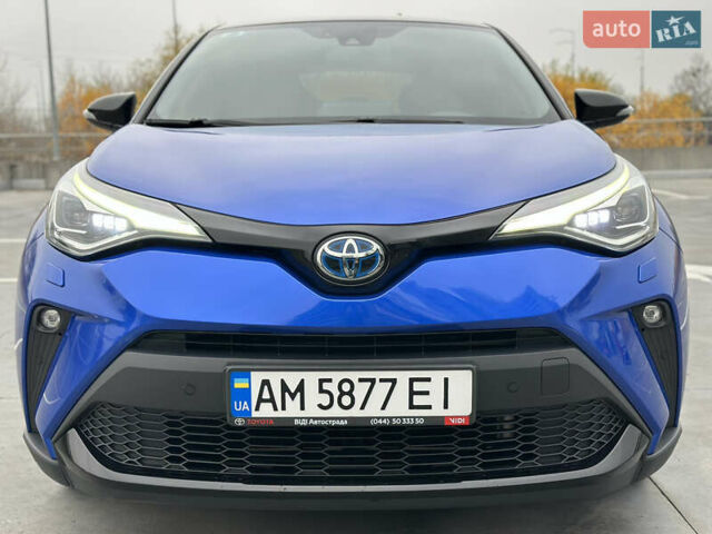 Синий Тойота C-HR, объемом двигателя 1.99 л и пробегом 56 тыс. км за 27750 $, фото 3 на Automoto.ua