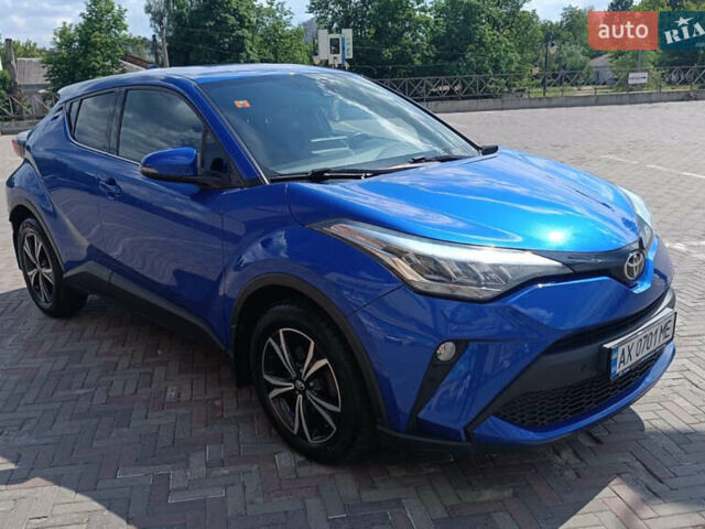 Синий Тойота C-HR, объемом двигателя 1.2 л и пробегом 130 тыс. км за 19900 $, фото 1 на Automoto.ua