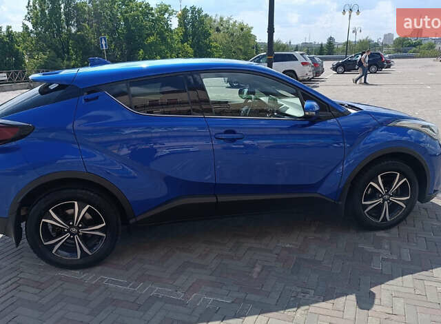 Синий Тойота C-HR, объемом двигателя 1.2 л и пробегом 130 тыс. км за 19900 $, фото 7 на Automoto.ua