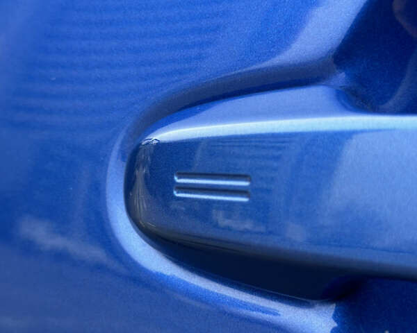 Синий Тойота C-HR, объемом двигателя 1.99 л и пробегом 56 тыс. км за 27750 $, фото 9 на Automoto.ua