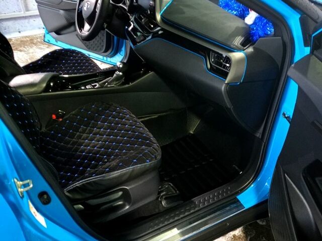 Синий Тойота C-HR, объемом двигателя 20 л и пробегом 92 тыс. км за 22500 $, фото 8 на Automoto.ua