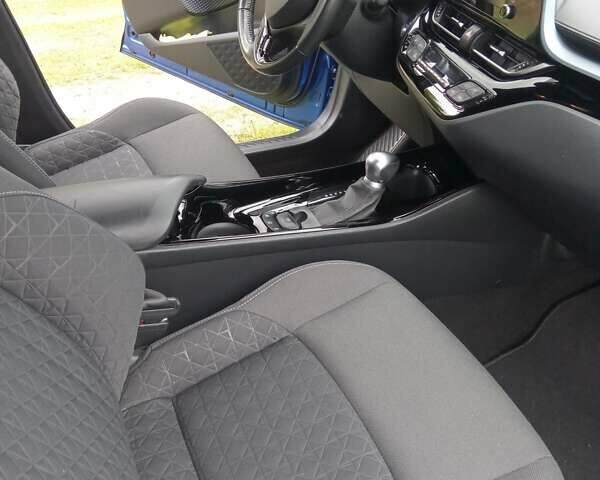 Синій Тойота C-HR, об'ємом двигуна 1.8 л та пробігом 90 тис. км за 24400 $, фото 24 на Automoto.ua