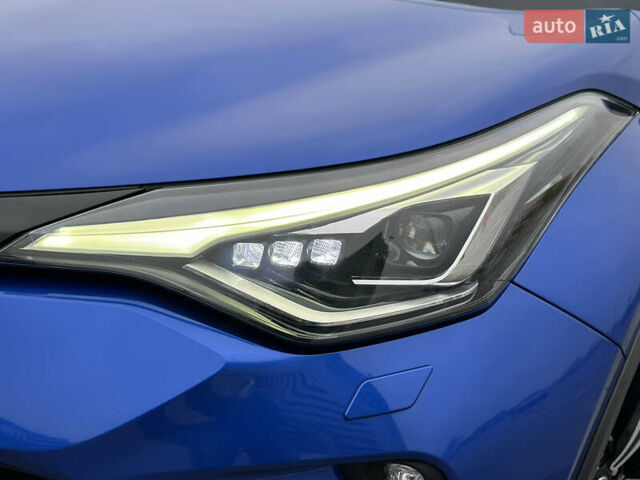 Синий Тойота C-HR, объемом двигателя 1.99 л и пробегом 56 тыс. км за 27750 $, фото 7 на Automoto.ua
