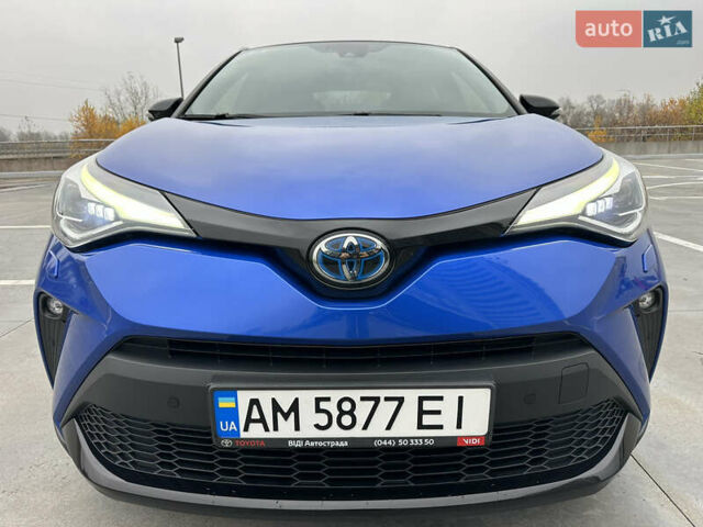 Синий Тойота C-HR, объемом двигателя 1.99 л и пробегом 56 тыс. км за 27750 $, фото 4 на Automoto.ua