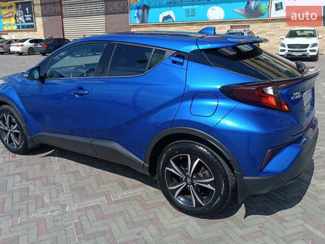 Синий Тойота C-HR, объемом двигателя 1.2 л и пробегом 130 тыс. км за 19900 $, фото 4 на Automoto.ua