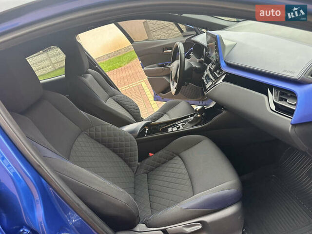 Синий Тойота C-HR, объемом двигателя 1.99 л и пробегом 56 тыс. км за 27750 $, фото 29 на Automoto.ua