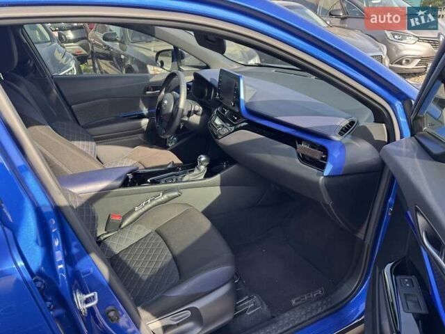 Синий Тойота C-HR, объемом двигателя 2 л и пробегом 88 тыс. км за 23950 $, фото 20 на Automoto.ua