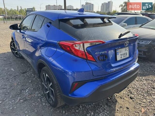 Синий Тойота C-HR, объемом двигателя 2 л и пробегом 88 тыс. км за 23950 $, фото 1 на Automoto.ua