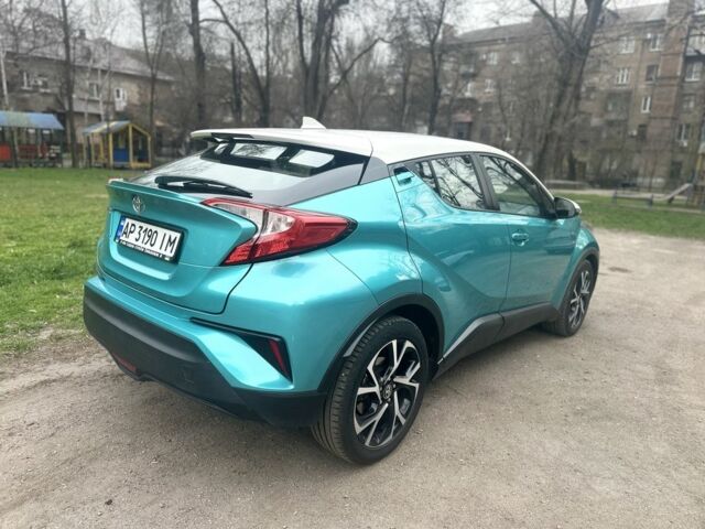 Зеленый Тойота C-HR, объемом двигателя 2 л и пробегом 104 тыс. км за 20500 $, фото 1 на Automoto.ua