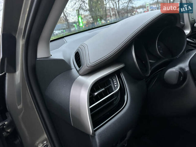 Зелений Тойота C-HR, об'ємом двигуна 1.99 л та пробігом 59 тис. км за 22700 $, фото 47 на Automoto.ua