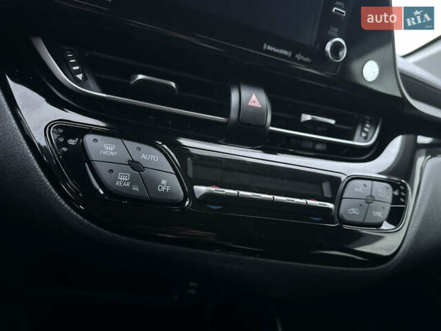 Зелений Тойота C-HR, об'ємом двигуна 1.99 л та пробігом 59 тис. км за 22700 $, фото 50 на Automoto.ua