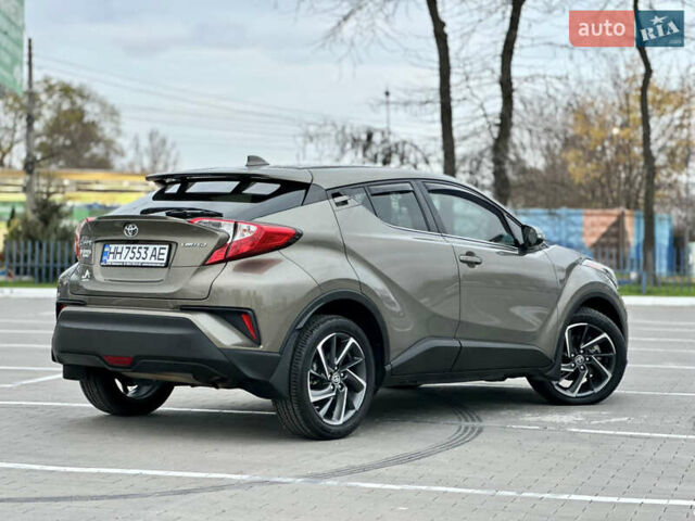 Зелений Тойота C-HR, об'ємом двигуна 1.99 л та пробігом 59 тис. км за 22700 $, фото 6 на Automoto.ua