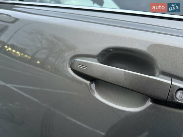 Зелений Тойота C-HR, об'ємом двигуна 1.99 л та пробігом 59 тис. км за 22700 $, фото 24 на Automoto.ua