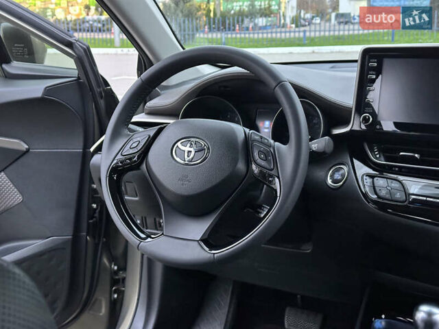 Зелений Тойота C-HR, об'ємом двигуна 1.99 л та пробігом 59 тис. км за 22700 $, фото 22 на Automoto.ua