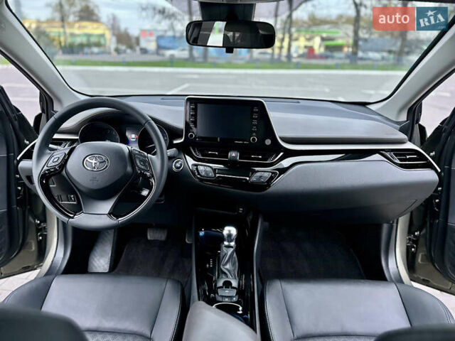 Зелений Тойота C-HR, об'ємом двигуна 1.99 л та пробігом 59 тис. км за 22700 $, фото 4 на Automoto.ua