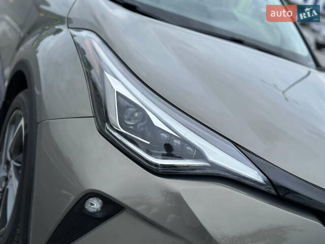 Зелений Тойота C-HR, об'ємом двигуна 1.99 л та пробігом 59 тис. км за 22700 $, фото 17 на Automoto.ua