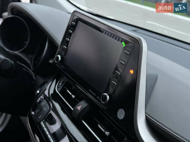 Зелений Тойота C-HR, об'ємом двигуна 1.99 л та пробігом 59 тис. км за 22700 $, фото 40 на Automoto.ua