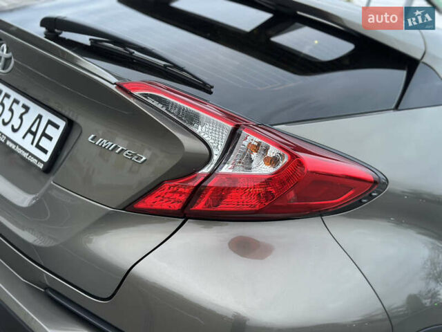 Зелений Тойота C-HR, об'ємом двигуна 1.99 л та пробігом 59 тис. км за 22700 $, фото 19 на Automoto.ua