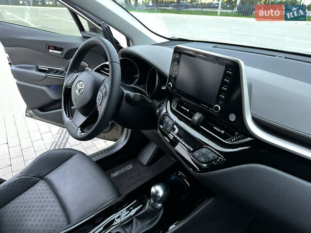 Зелений Тойота C-HR, об'ємом двигуна 1.99 л та пробігом 59 тис. км за 22700 $, фото 37 на Automoto.ua