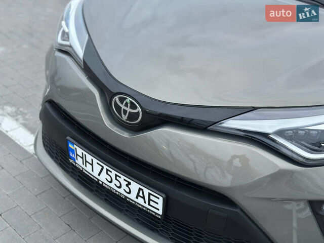 Зелений Тойота C-HR, об'ємом двигуна 1.99 л та пробігом 59 тис. км за 22700 $, фото 16 на Automoto.ua
