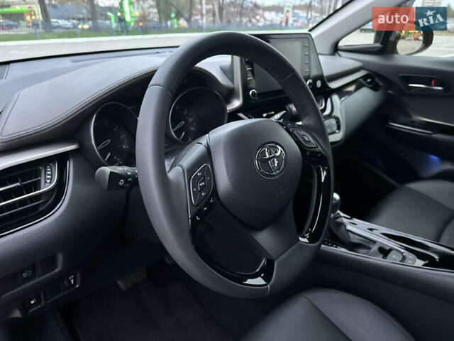 Зелений Тойота C-HR, об'ємом двигуна 1.99 л та пробігом 59 тис. км за 22700 $, фото 48 на Automoto.ua