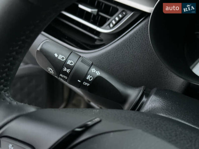 Зелений Тойота C-HR, об'ємом двигуна 1.99 л та пробігом 59 тис. км за 22700 $, фото 53 на Automoto.ua