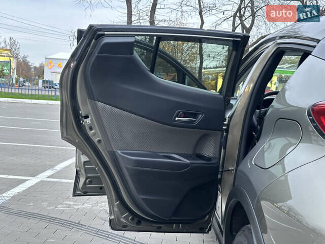 Зелений Тойота C-HR, об'ємом двигуна 1.99 л та пробігом 59 тис. км за 22700 $, фото 27 на Automoto.ua