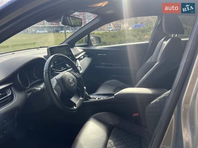 Зеленый Тойота C-HR, объемом двигателя 1.99 л и пробегом 56 тыс. км за 26500 $, фото 38 на Automoto.ua