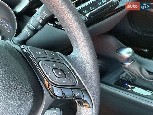 Зеленый Тойота C-HR, объемом двигателя 2 л и пробегом 2 тыс. км за 21300 $, фото 42 на Automoto.ua