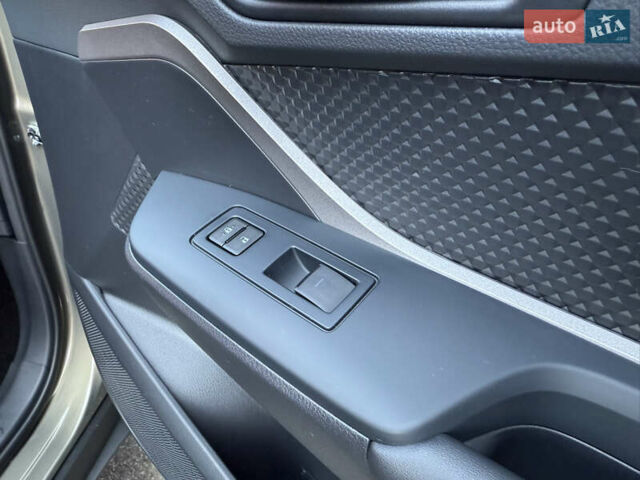 Зеленый Тойота C-HR, объемом двигателя 2 л и пробегом 2 тыс. км за 21300 $, фото 21 на Automoto.ua