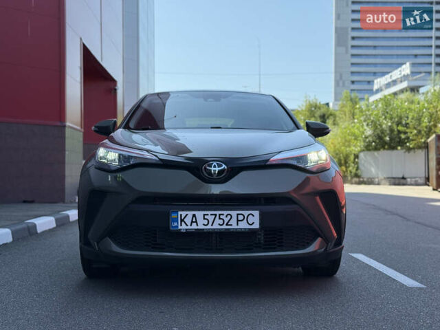 Зеленый Тойота C-HR, объемом двигателя 2 л и пробегом 2 тыс. км за 19700 $, фото 1 на Automoto.ua