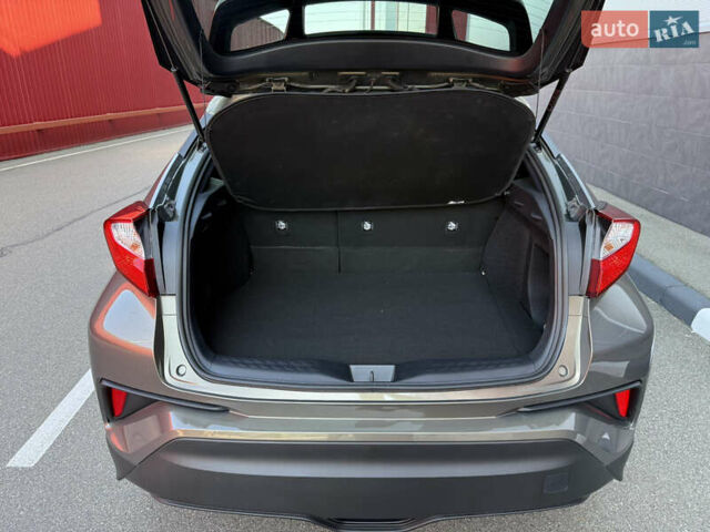Зеленый Тойота C-HR, объемом двигателя 2 л и пробегом 2 тыс. км за 21500 $, фото 10 на Automoto.ua