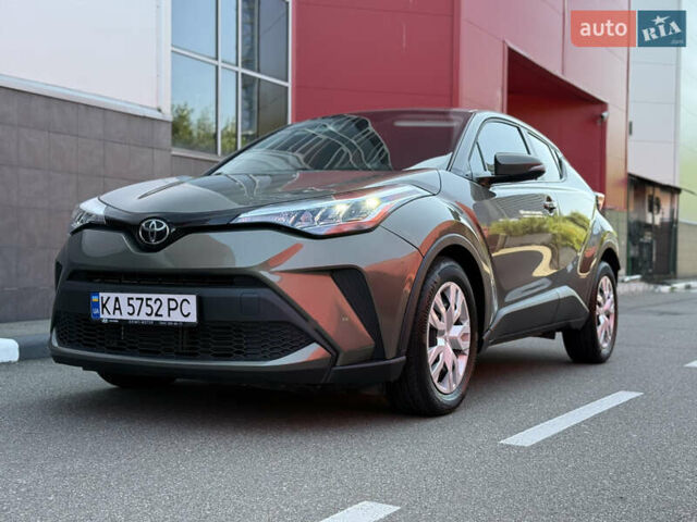 Зеленый Тойота C-HR, объемом двигателя 2 л и пробегом 2 тыс. км за 19700 $, фото 2 на Automoto.ua