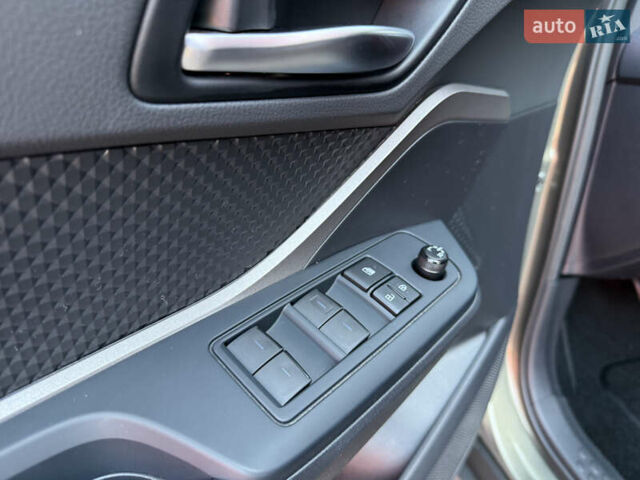 Зеленый Тойота C-HR, объемом двигателя 2 л и пробегом 2 тыс. км за 19700 $, фото 22 на Automoto.ua