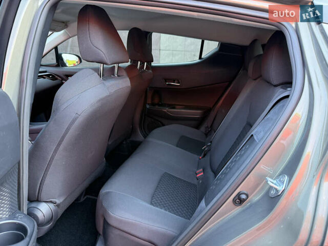 Зелений Тойота C-HR, об'ємом двигуна 2 л та пробігом 2 тис. км за 20999 $, фото 24 на Automoto.ua