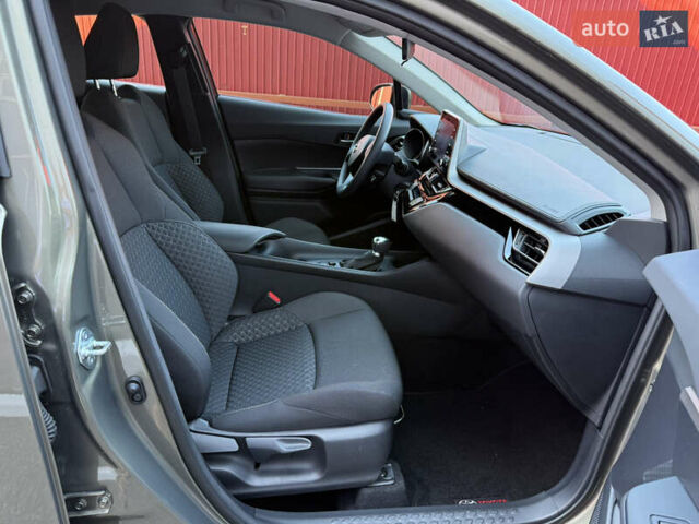 Зеленый Тойота C-HR, объемом двигателя 2 л и пробегом 2 тыс. км за 19700 $, фото 23 на Automoto.ua