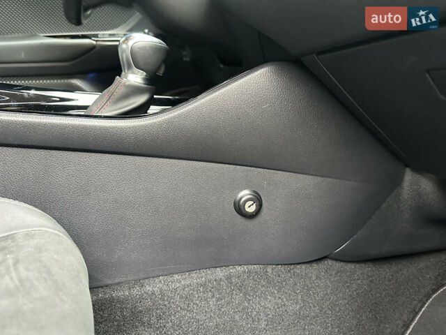 Зеленый Тойота C-HR, объемом двигателя 1.99 л и пробегом 18 тыс. км за 30800 $, фото 15 на Automoto.ua