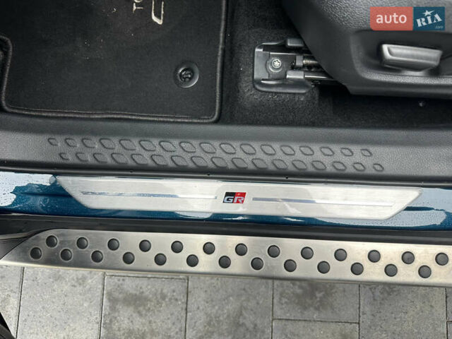 Зеленый Тойота C-HR, объемом двигателя 1.99 л и пробегом 18 тыс. км за 30800 $, фото 24 на Automoto.ua