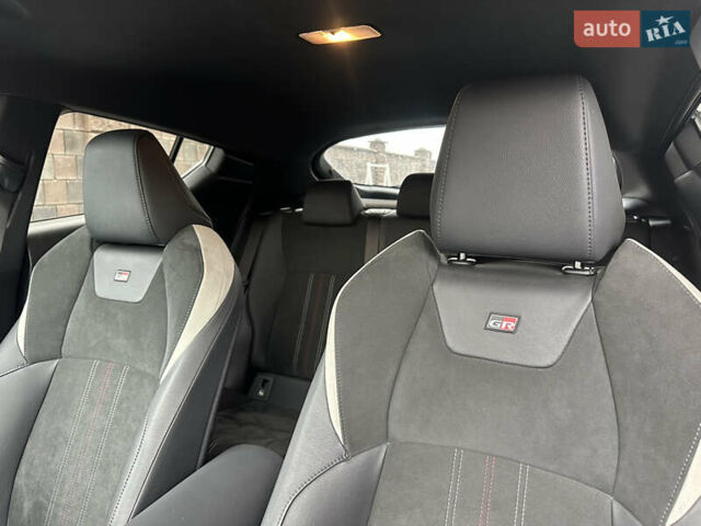 Зеленый Тойота C-HR, объемом двигателя 1.99 л и пробегом 18 тыс. км за 30800 $, фото 19 на Automoto.ua