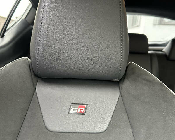 Зеленый Тойота C-HR, объемом двигателя 1.99 л и пробегом 18 тыс. км за 30800 $, фото 16 на Automoto.ua