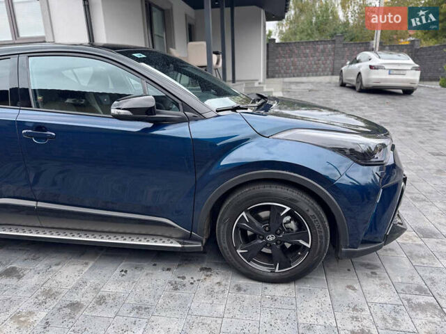 Зеленый Тойота C-HR, объемом двигателя 1.99 л и пробегом 18 тыс. км за 30800 $, фото 3 на Automoto.ua